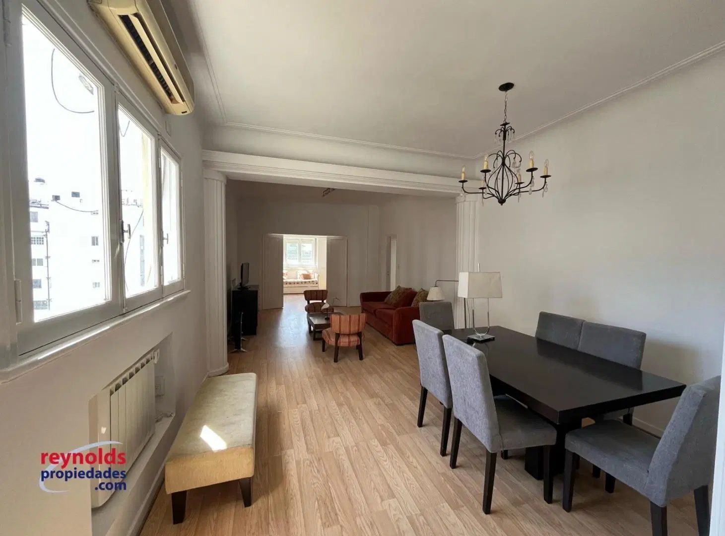 ¡Venta piso alto c/3 dormitorios, 2 baños y dependencia! 2