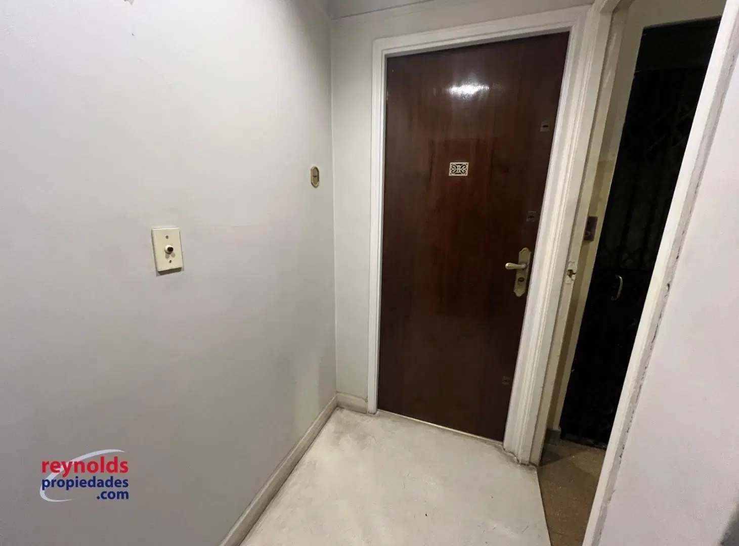 ¡Venta piso alto c/3 dormitorios, 2 baños y dependencia! 3