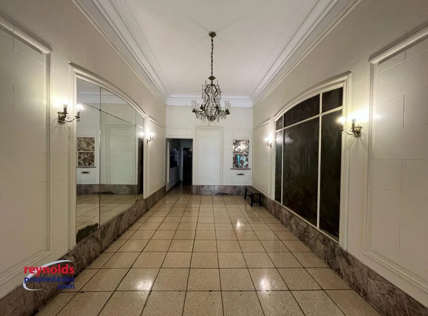 ¡Venta piso alto c/3 dormitorios, 2 baños y dependencia! 4