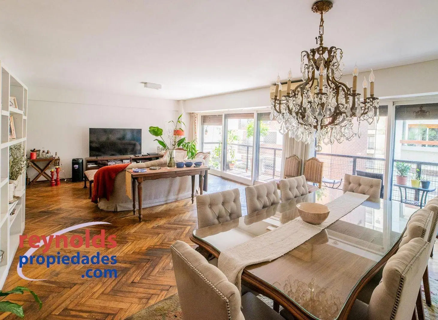 ¡Piso alto al frente, con 5 ambientes, 160 m2, seguridad y cochera! 4