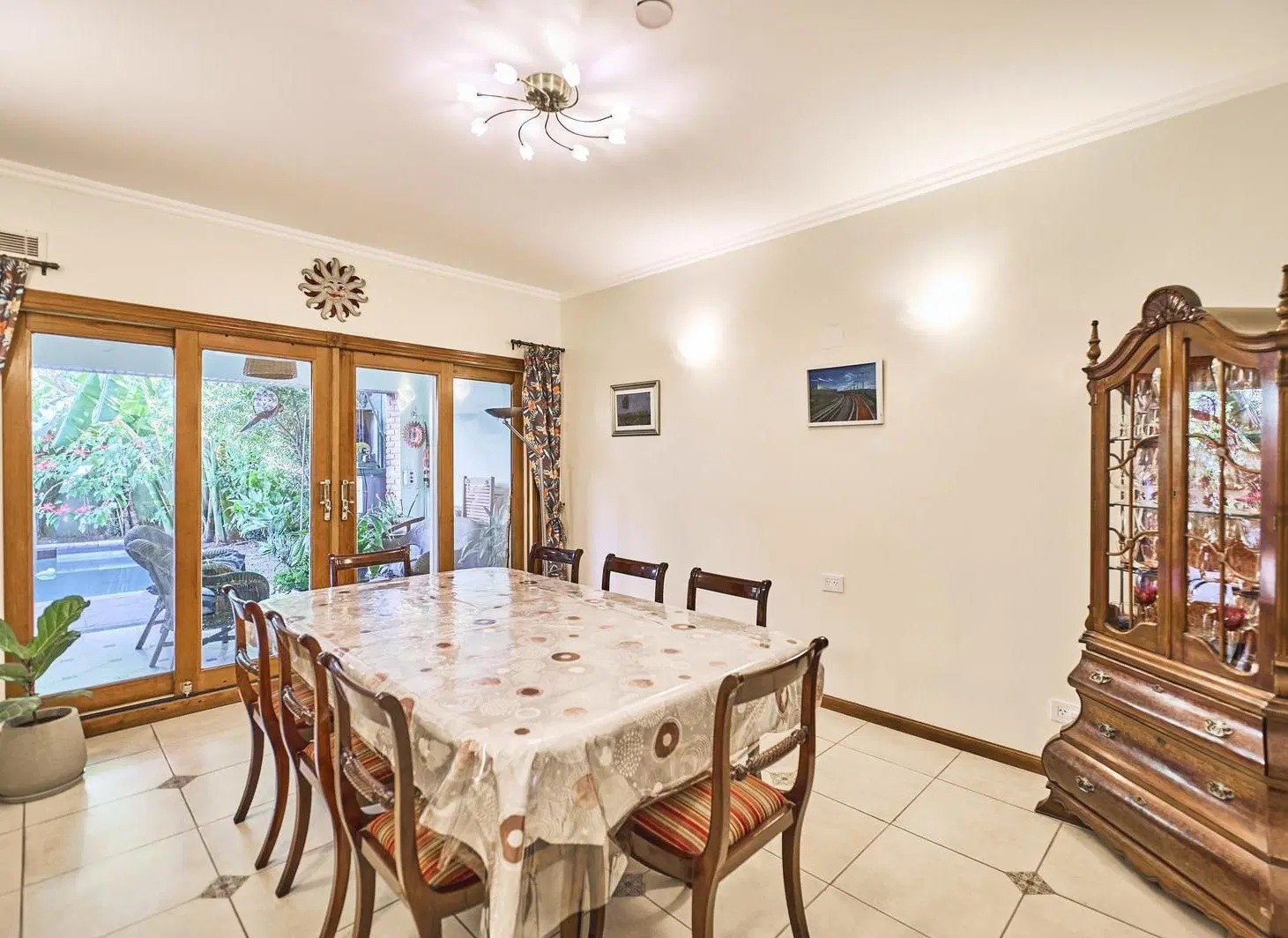 Excelente casa en La Lucila! 8