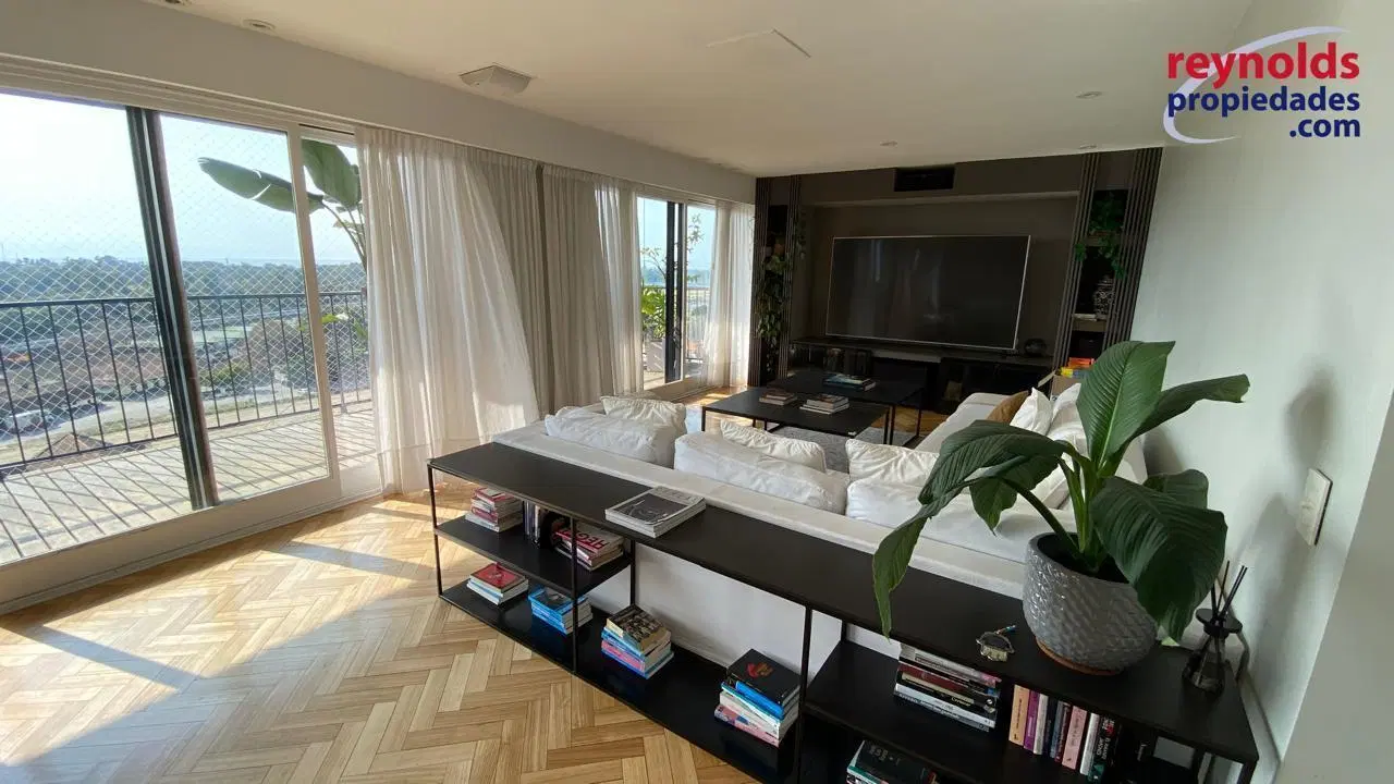 ¡ALQUILER piso alto al frente, vista al hipódromo y al río! 2