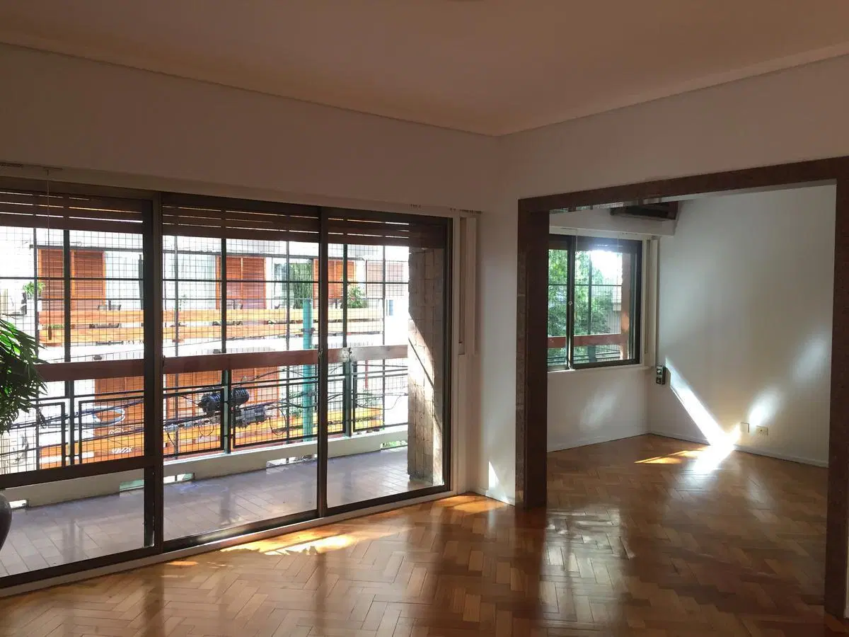 Excelente piso en Belgrano con patio propio y cochera!! 2