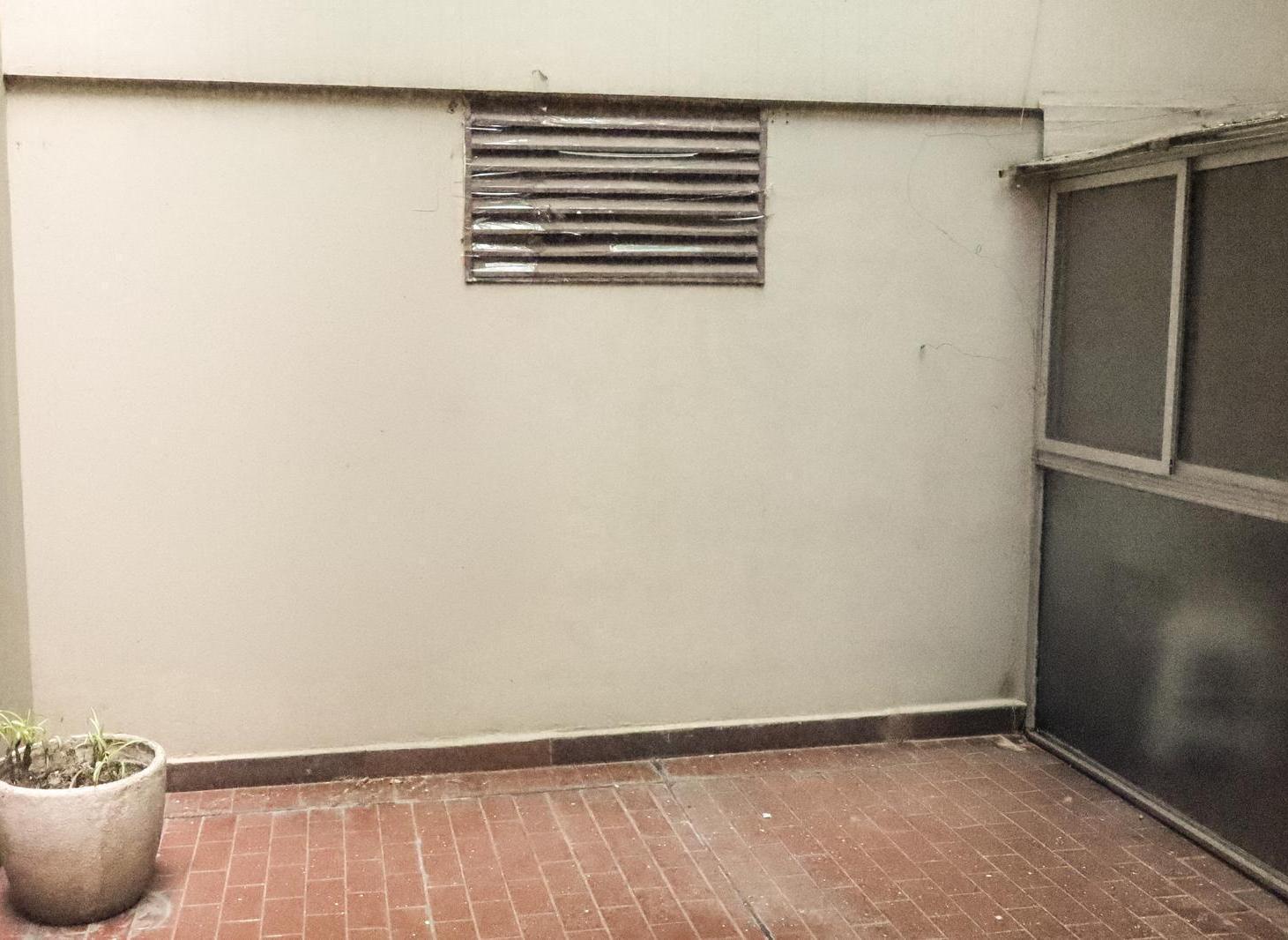 Foto de Departamento de 4 ambientes con 2 patios en edificio con seguridad 24 hs y cochera, imagen 3