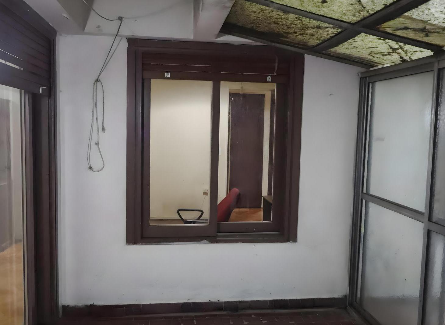 Foto de Departamento de 4 ambientes con 2 patios en edificio con seguridad 24 hs y cochera, imagen 4