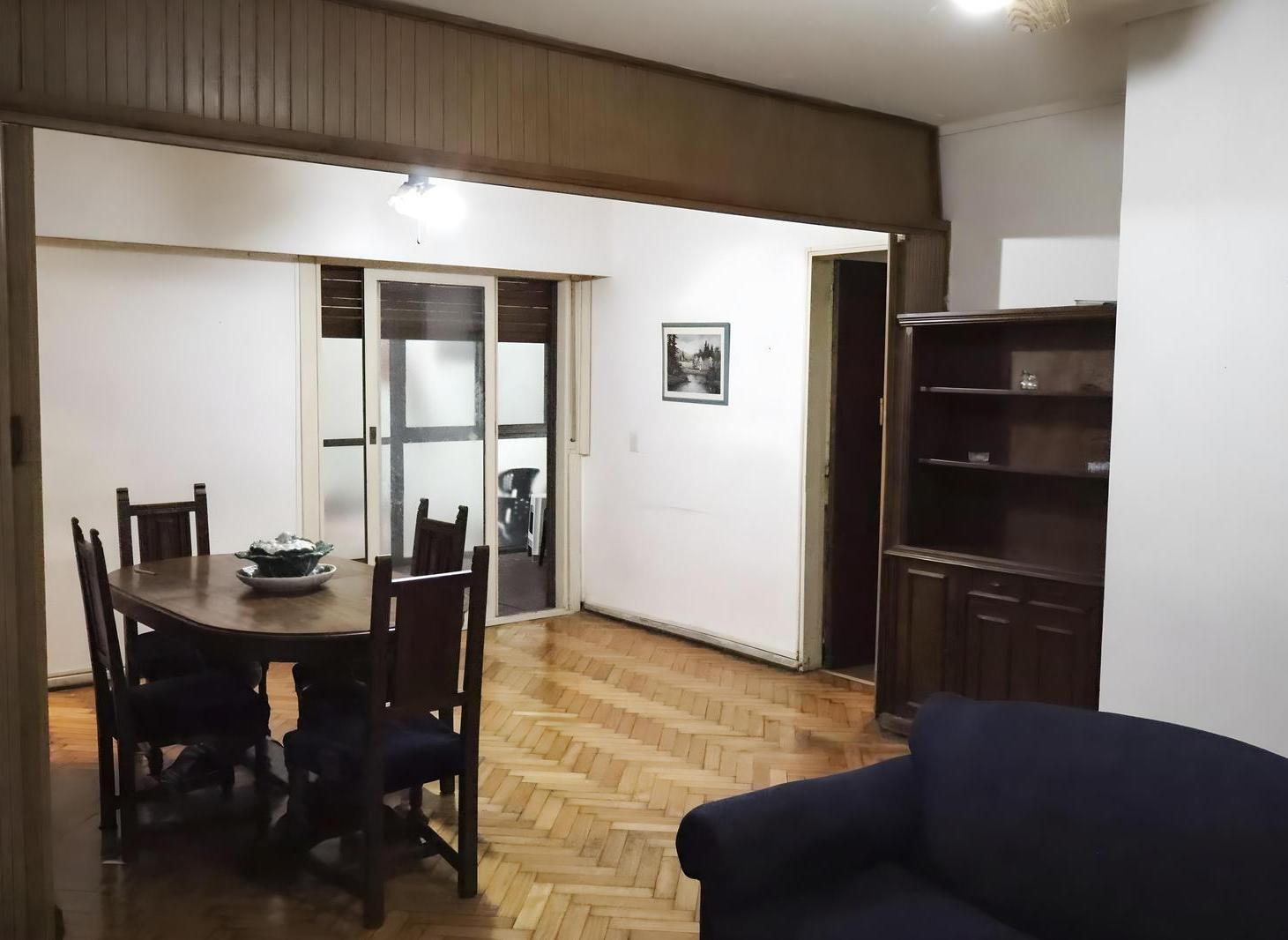 Foto de Departamento de 4 ambientes con 2 patios en edificio con seguridad 24 hs y cochera, imagen 2