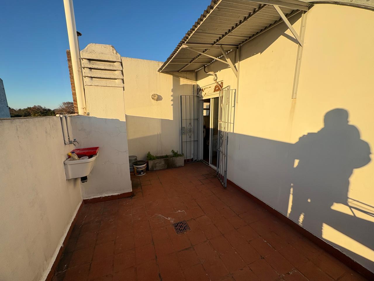 Foto de Departamento en excelente sector de La Lucila. Sobre Av Maipu, imagen 1