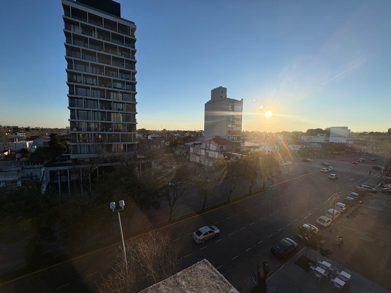 Foto de Departamento en excelente sector de La Lucila. Sobre Av Maipu, imagen 3