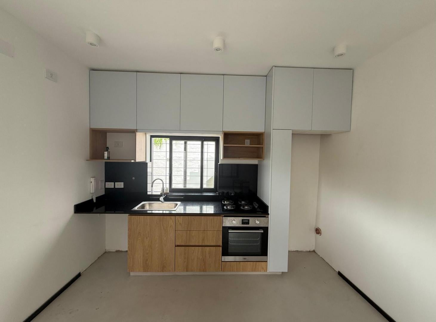 Foto de PH al fondo sin expensas, con terraza privada en Olivos, imagen 1
