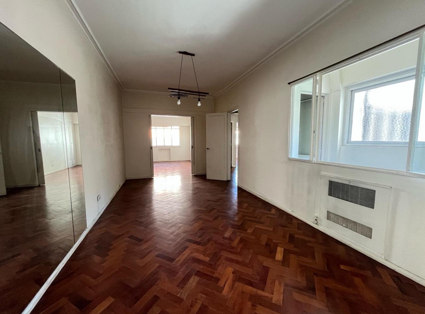 Foto de Departamento luminoso de 4 ambientes al contrafrente, imagen 1