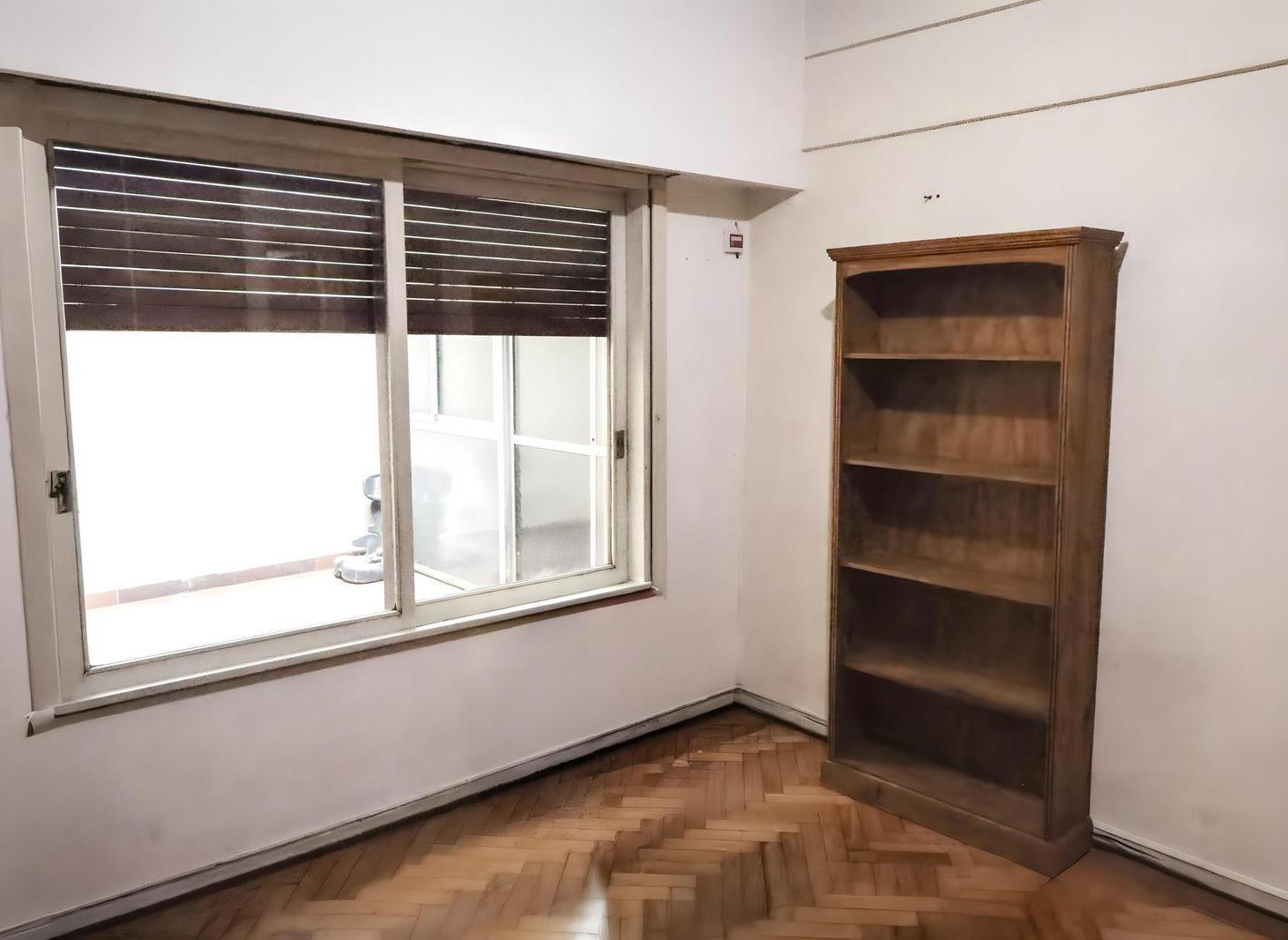Foto de Departamento de 4 ambientes con 2 patios y cochera, imagen 1