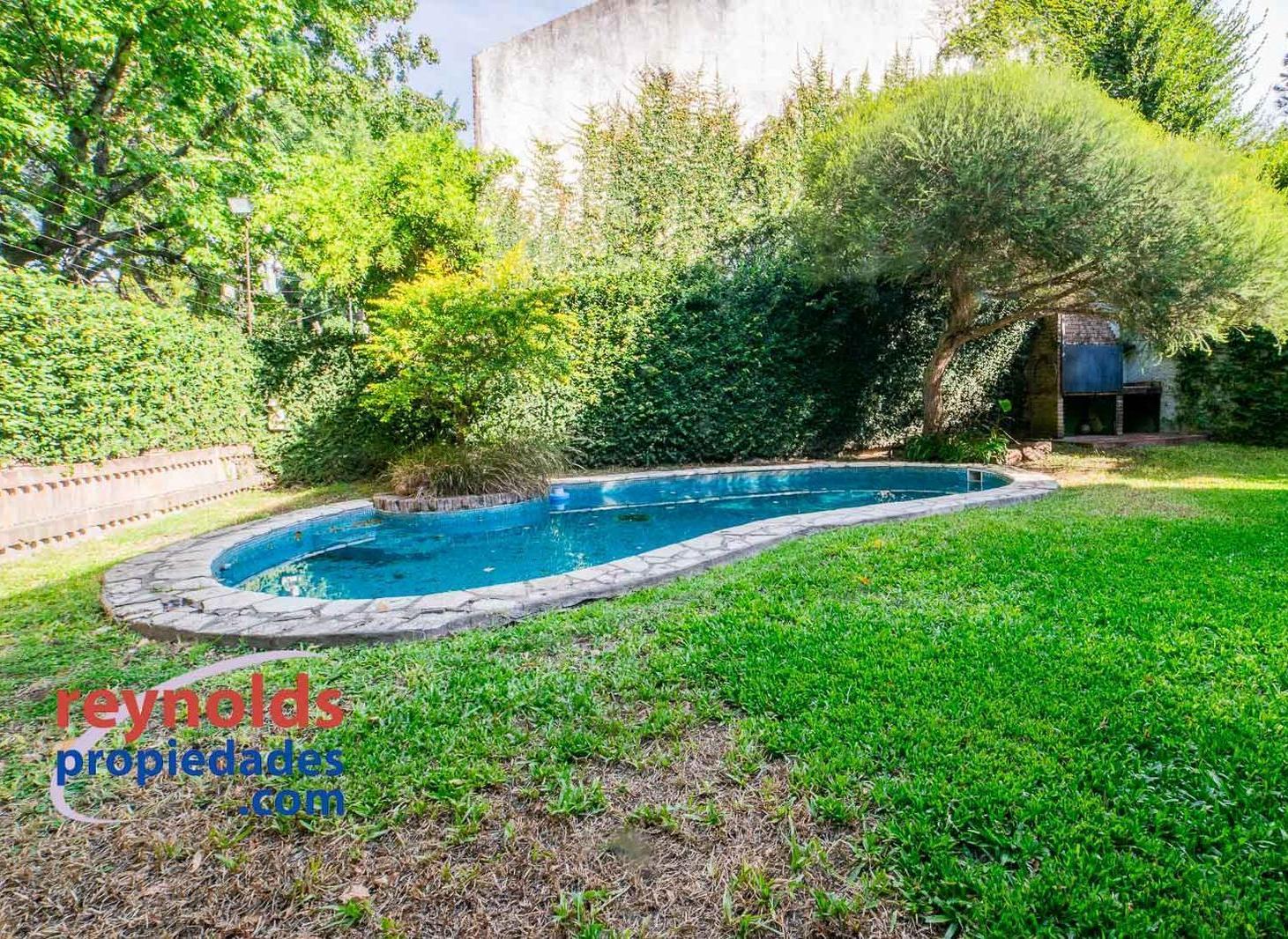 Foto de MARTINEZ VIAS A LIBERTADOR CON JARDIN PILETA Y PARRILLA APTA CREDITO, imagen 5