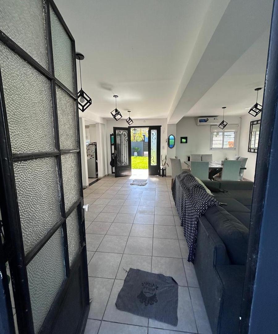 Foto de PH Tipo Casa al Frente con Jardín, Parrilla y Garage – Victoria Centro, imagen 1