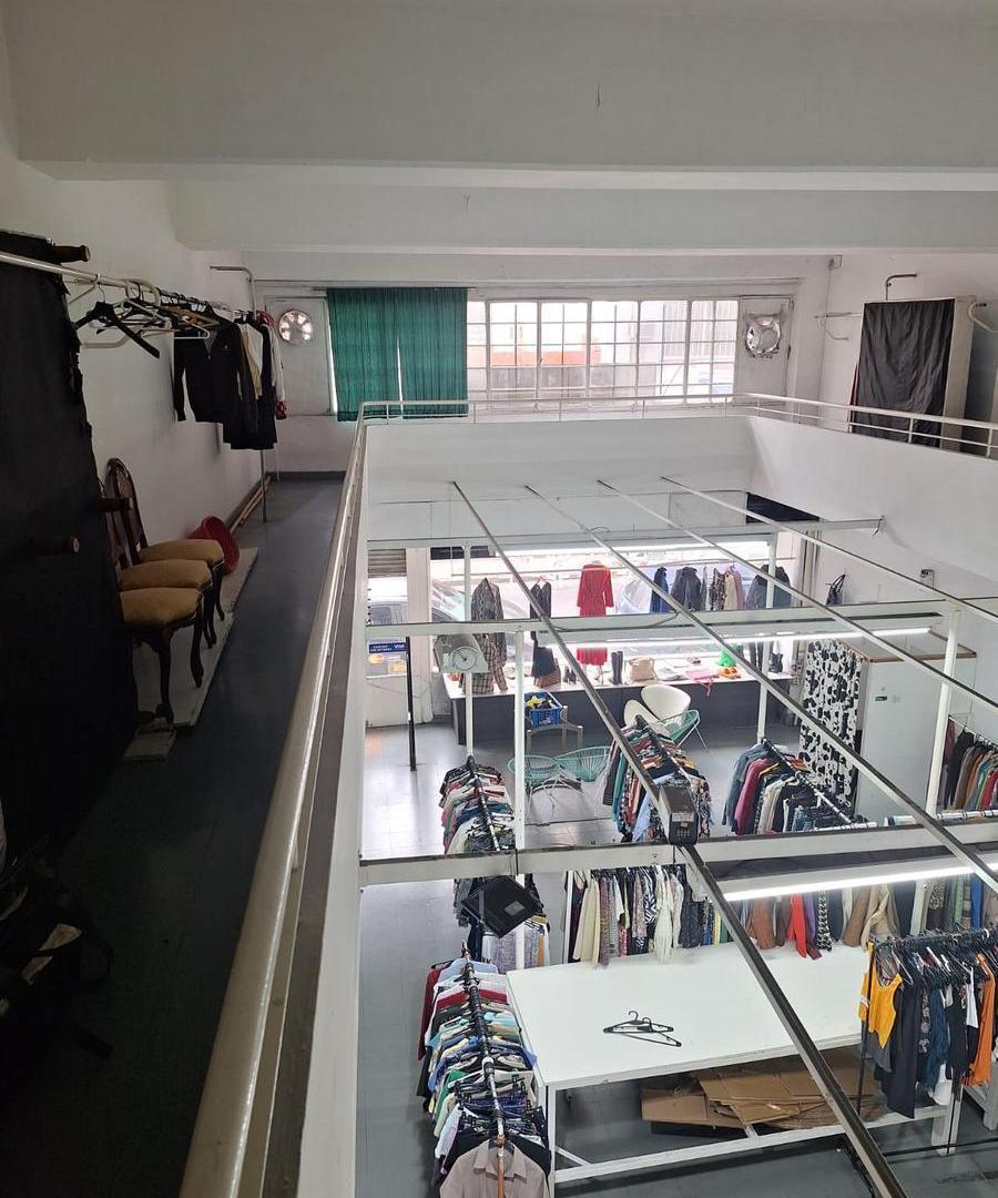 Foto de ¡VENTA local en 3 plantas, energía trifásica, montacargas!, imagen 2