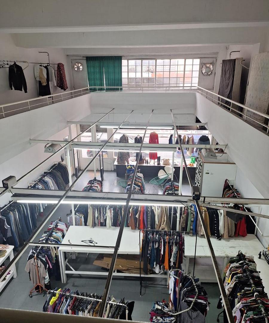 Foto de ¡VENTA local en 3 plantas, energía trifásica, montacargas!, imagen 1
