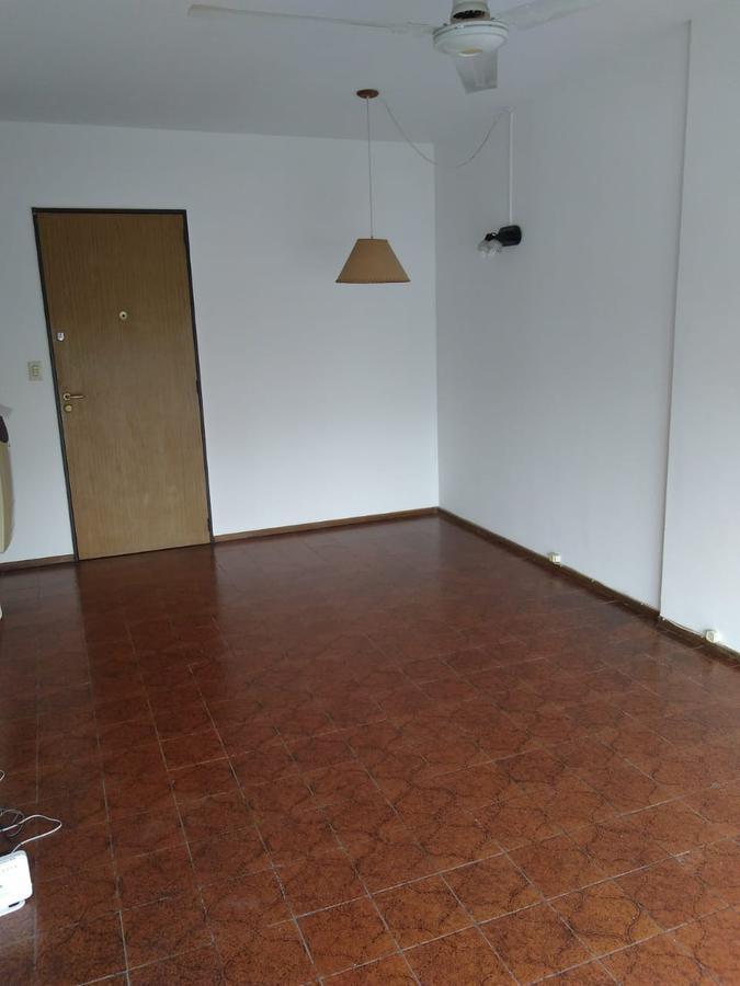 Foto de Departamento en alquiler, 3 ambientes - Mart.-Vias/Santa Fe, imagen 1