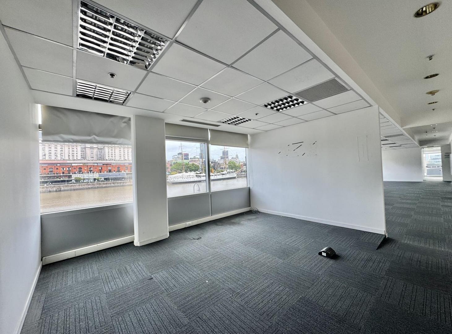 Foto de Alquiler Oficina 323 m² con 3 Cocheras – Olga Cossettini, Puerto Madero, imagen 3