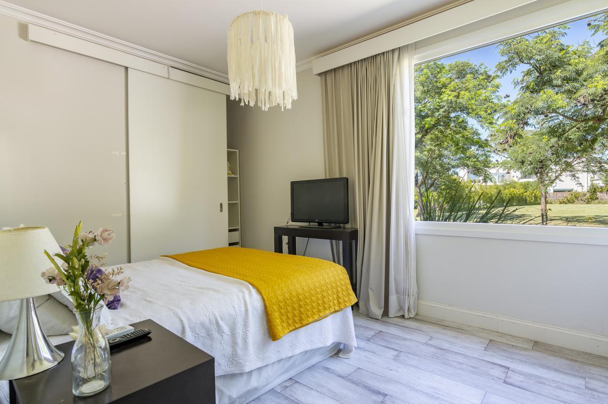 Foto de Casa en Venta al lago Barrio Los Lagos - Nordelta, imagen 5