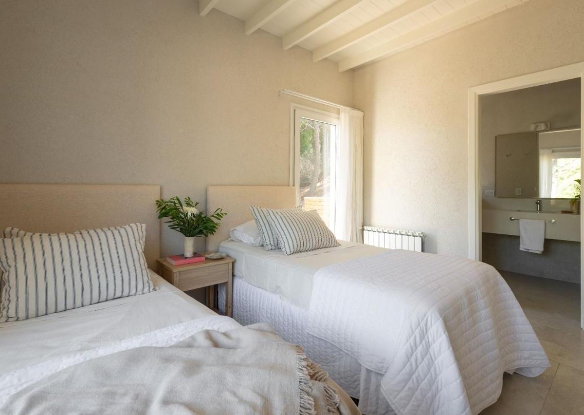 Casa a Estrenar 6 Ambientes en Barrio Costa Esmeralda 3