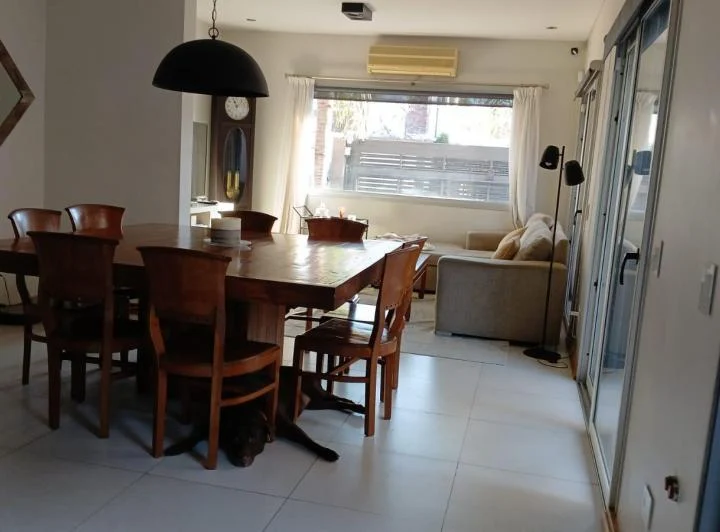 Venta Moderna casa con pileta y jardín -  Vicente Lopez 5