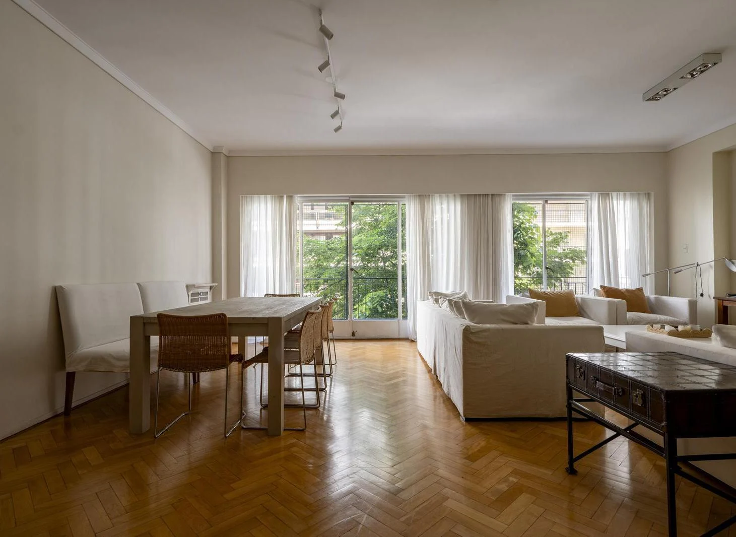 Foto de Exclusivo Departamento sobre Av. Alvear con Cochera - Baulera y, imagen 1
