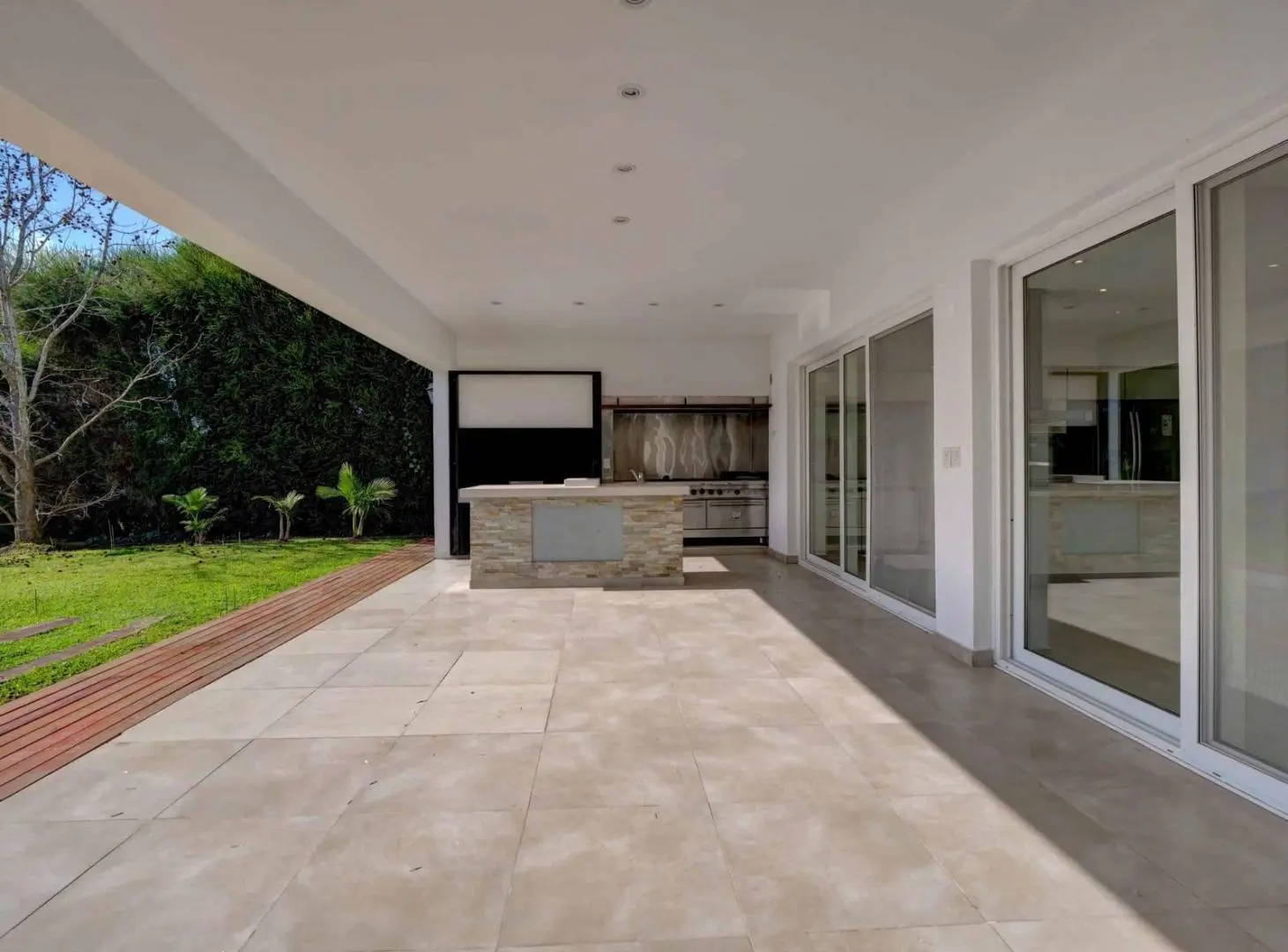 Casa a estrenar con amarra y muelle propio en El Yacht Nordelta 4