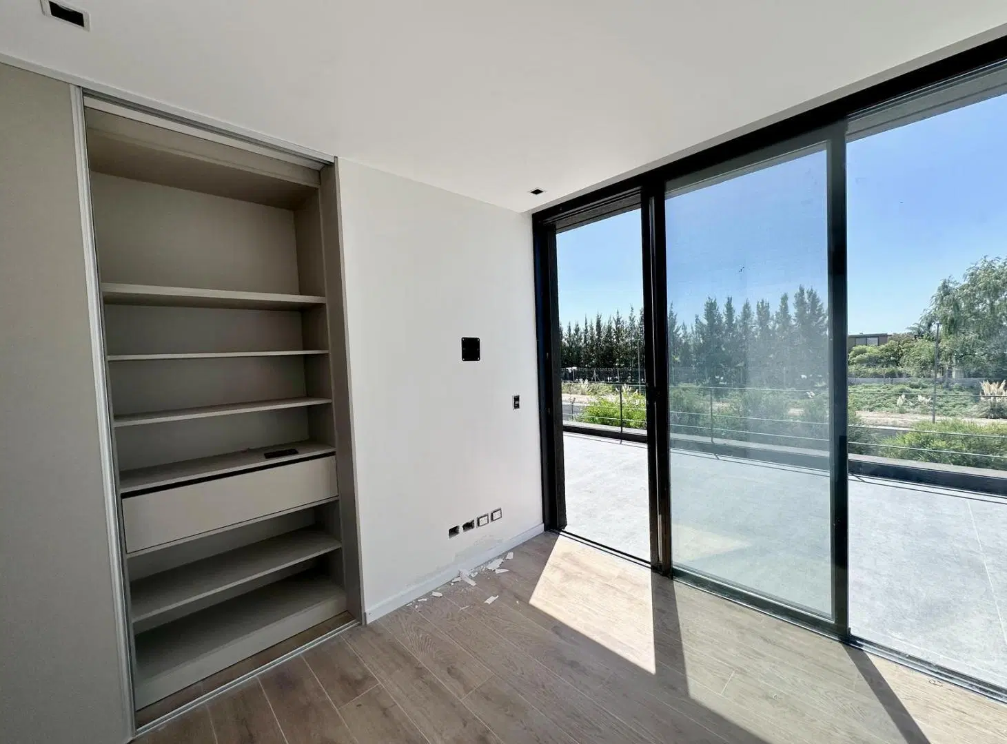 Venta Casa 4 Dormitorios con Piscina, Galería y Parrilla en Carpinchos, Nordelta 5