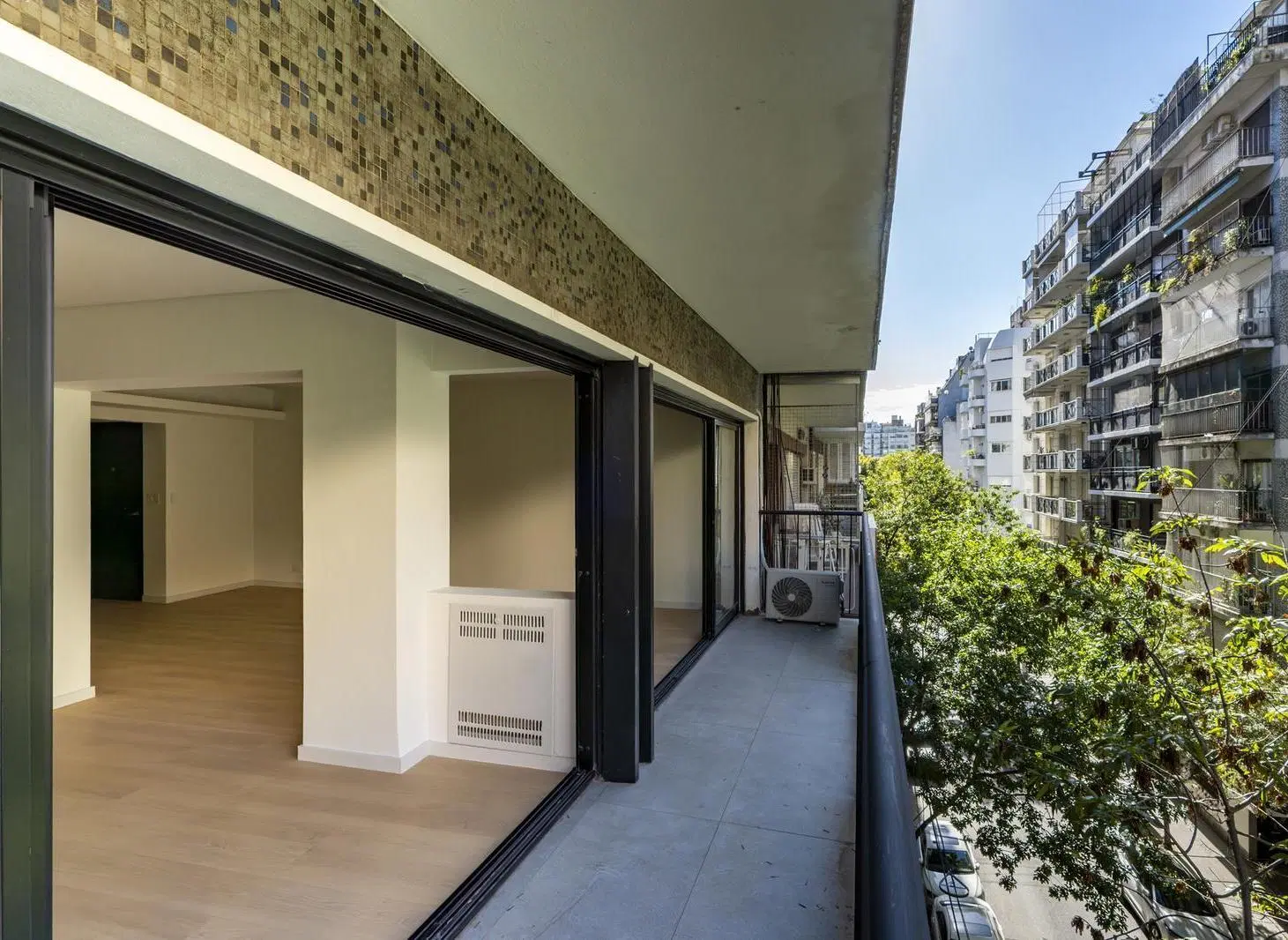 Venta Piso reciclado en Recoleta | 3 dormitorios | Palier privado | Balcón corrido | Dependencia 5