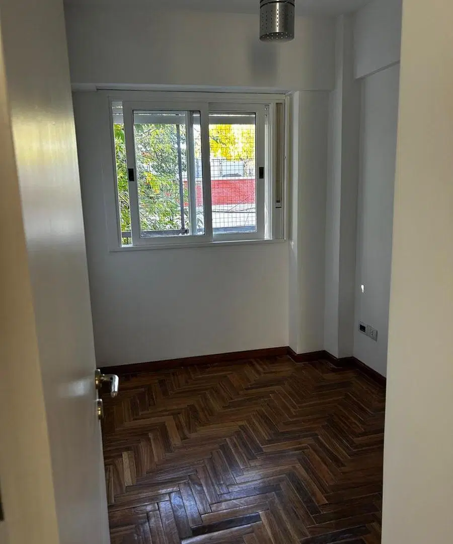 Venta Departamento 3 ambientes con balcón enColegiales 4