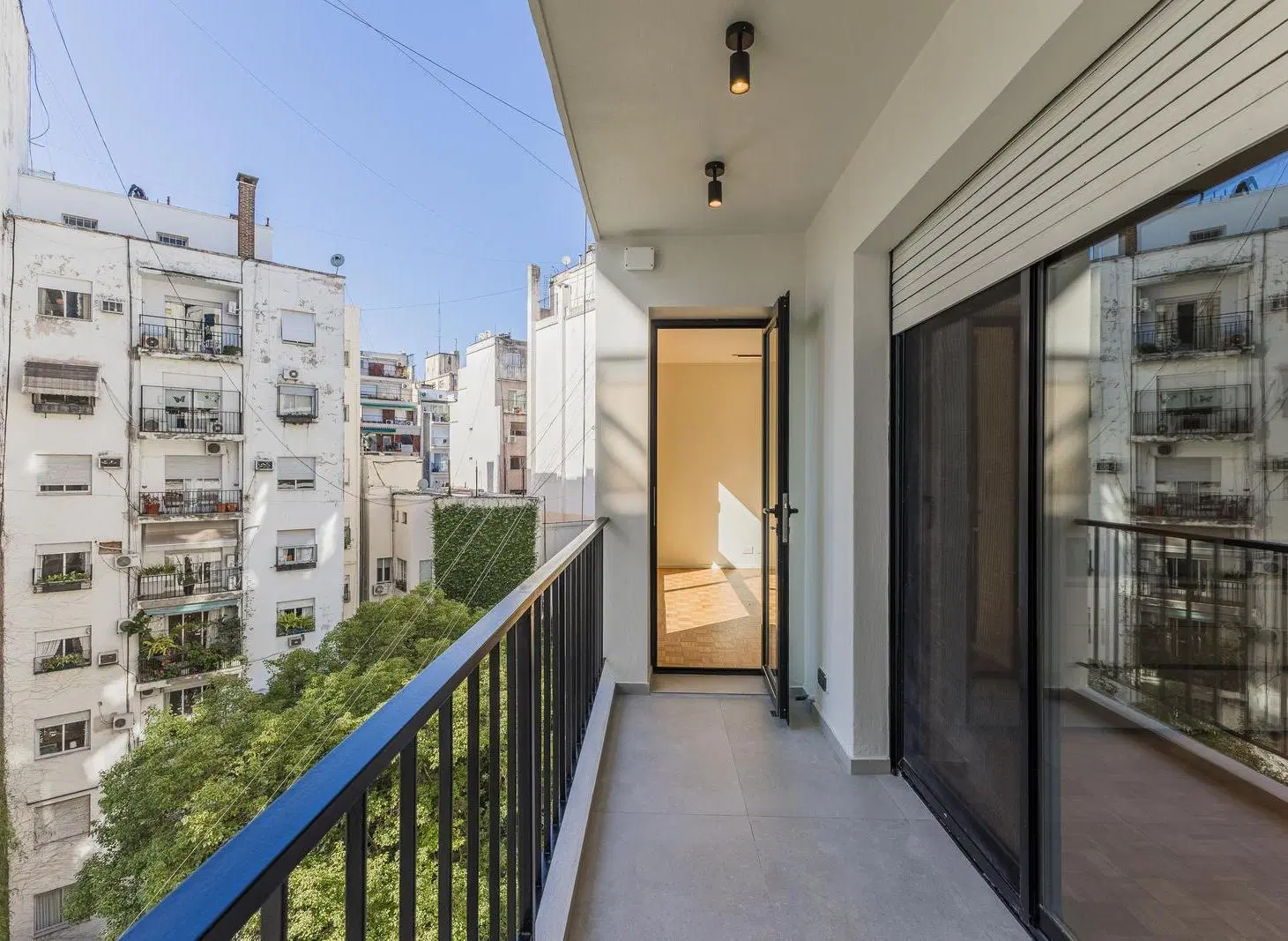 Departamento en Venta, 4 ambientes, 3 dormitorios, dependencia, cochera fija, en Recoleta 5