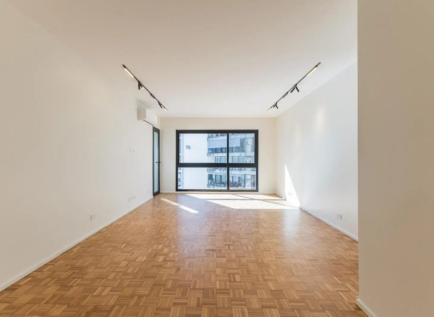 Departamento en Venta, 4 ambientes, 3 dormitorios, dependencia, cochera fija, en Recoleta 3