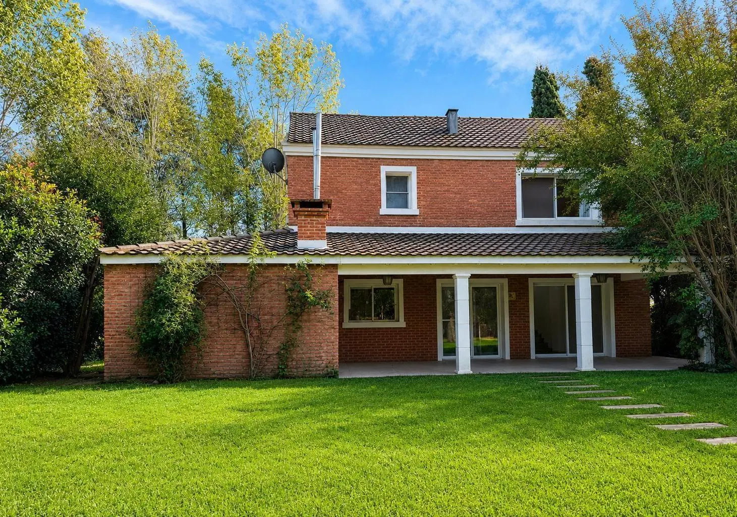Venta Casa 3 dormitorios, gran jardín y pileta en Haras La Pradera 2