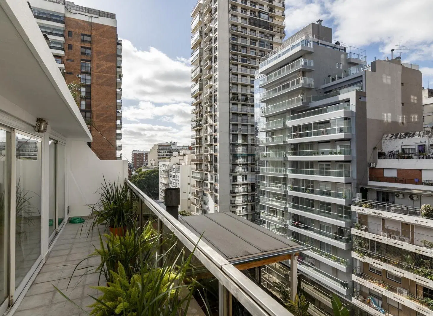 Venta Excelente departamento de 3 dormitorios en Palermo Chico con Seguridad, 2 cocheras, Amenities 5