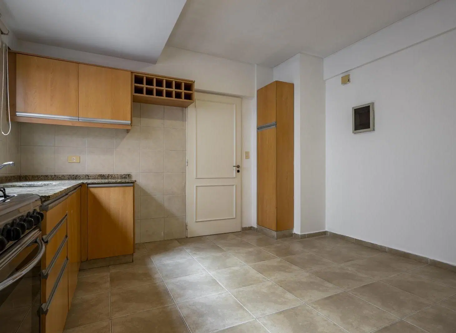 Venta Espectacular 3 ambientes   dependencia y cochera en Las Cañitas! 3