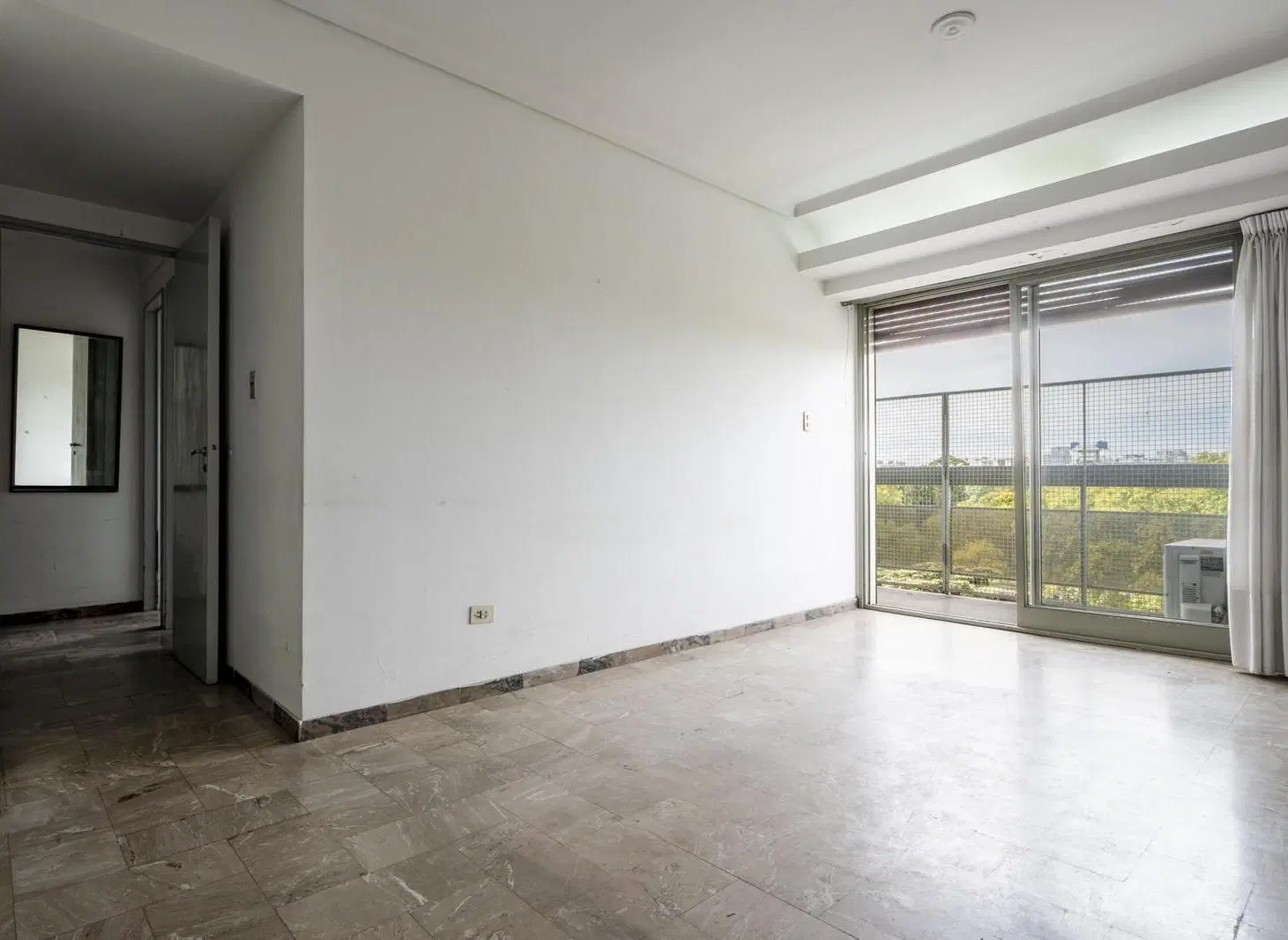 Venta Departamento en Caballito Norte - Balcón corrido, 4 dormitorios, 2 baños, Toilette y Cochera. 4