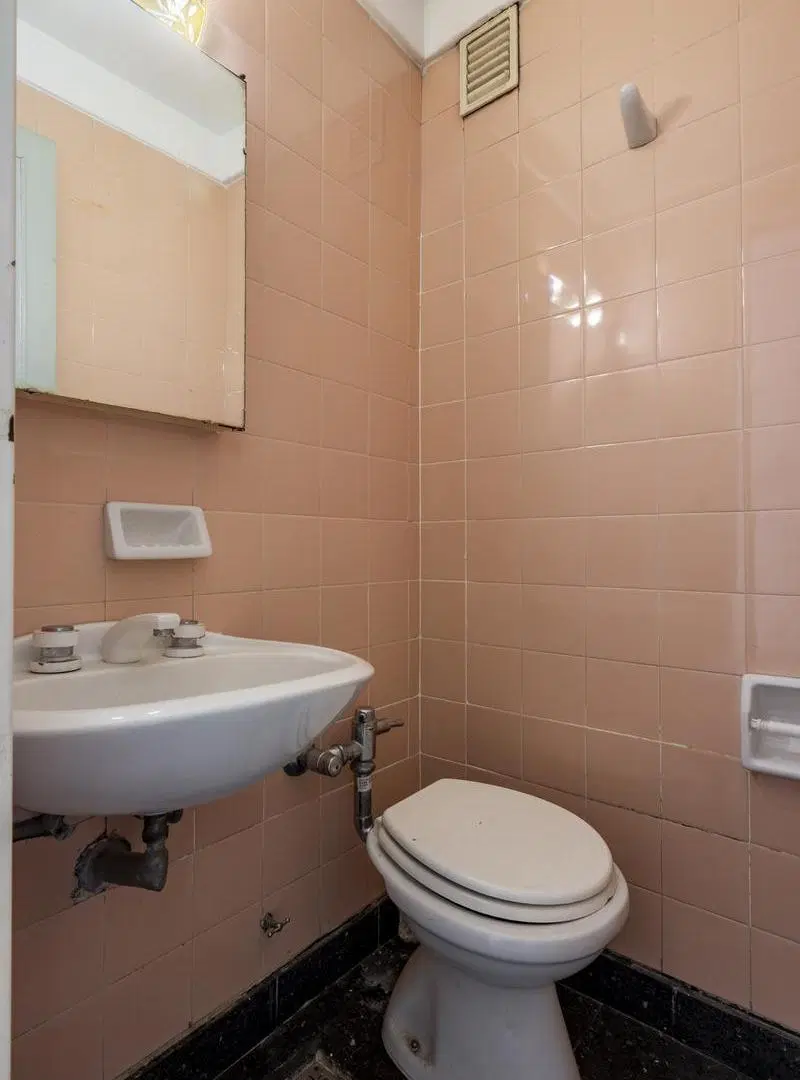 Venta Departamento en Caballito Norte - Balcón corrido, 4 dormitorios, 2 baños, Toilette y Cochera. 3