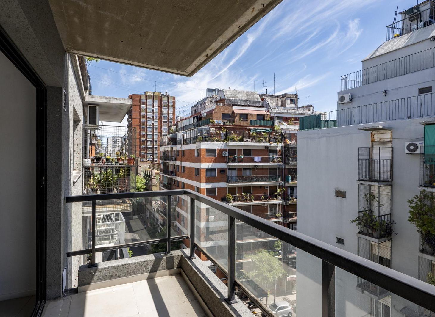 Departamento Monoambiente al frente con balcón en Palermo Botánico