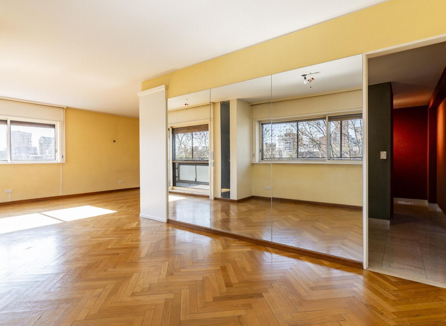 Foto de Semipiso en venta - Belgrano - 3 dormitorios, gran balcón y cochera fija, imagen 1