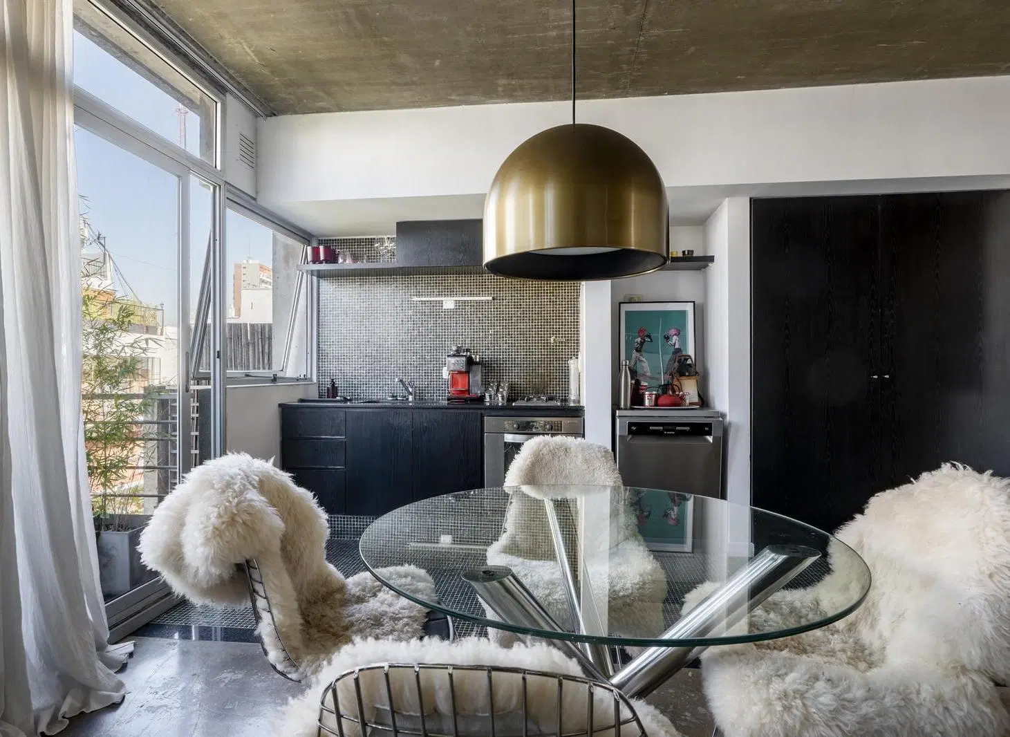Venta Departamento de 2 ambientes, piso alto con balcón y vista a la copa de los árboles en Recoleta 2