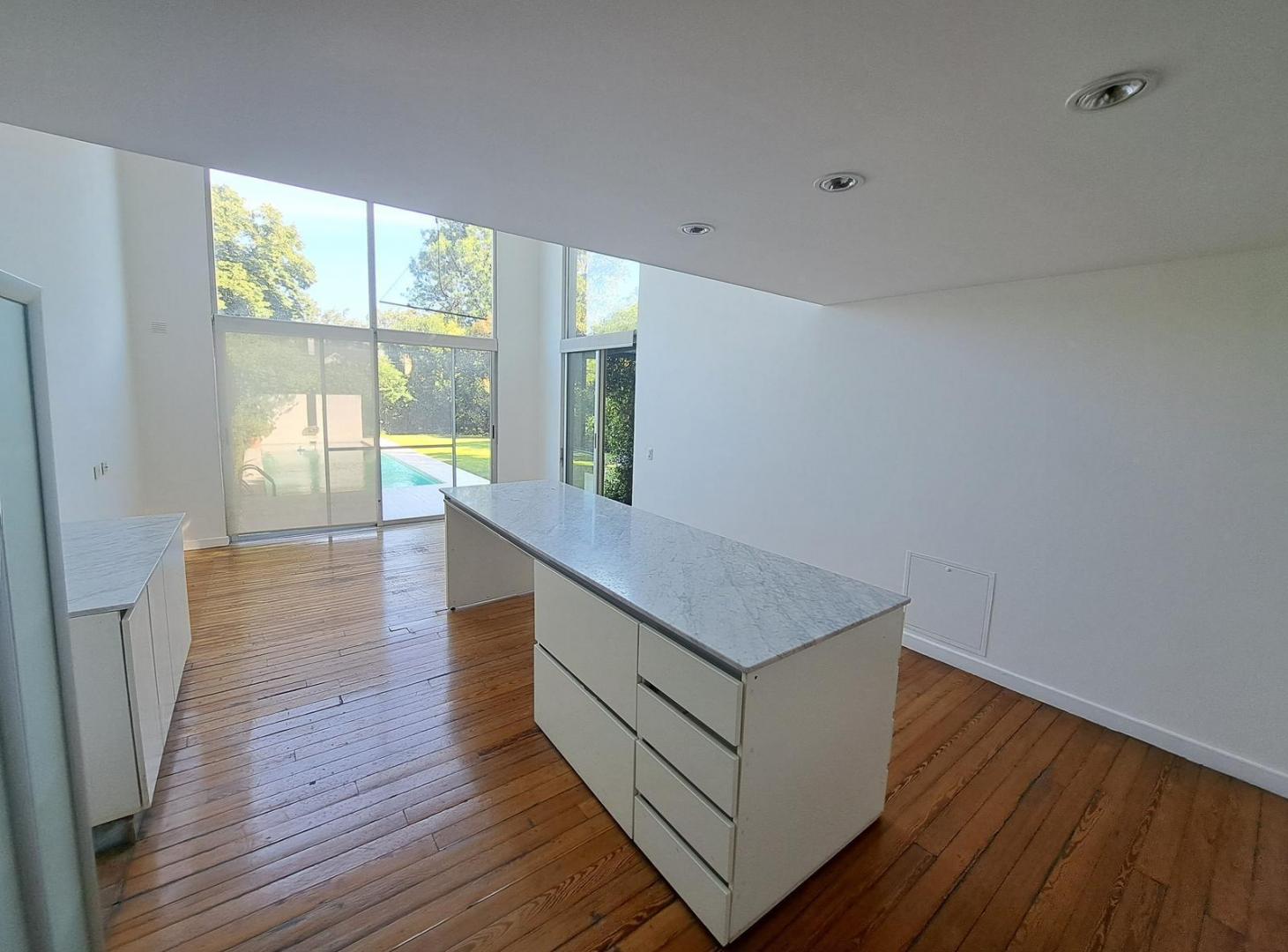 Foto de Alquiler Casa en La Horqueta Barrio Privado 4 dormitorios escritorio, imagen 4