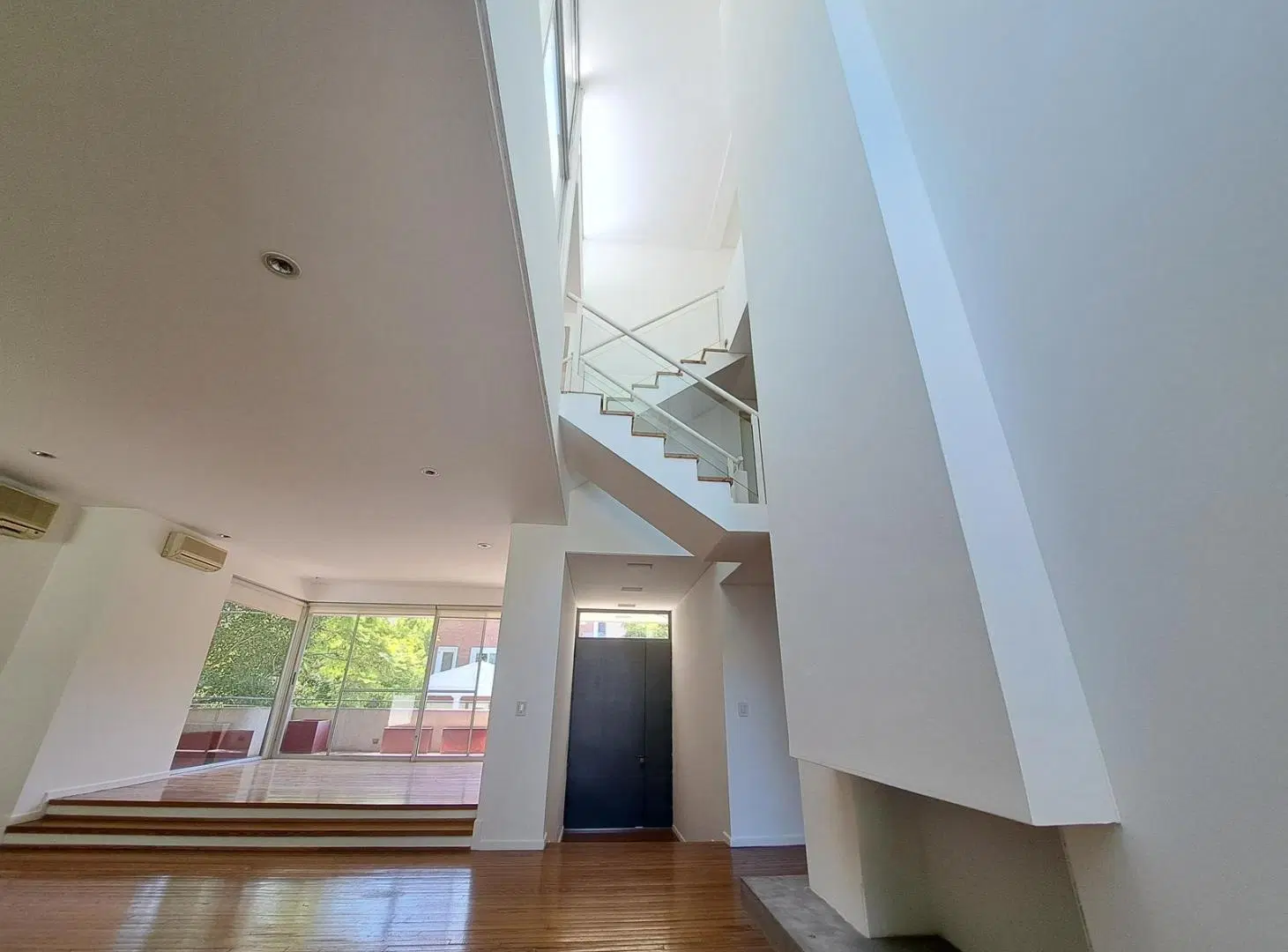 Alquiler Casa en La Horqueta Barrio Privado 4 dormitorios   escritorio   depencia - jardín y pileta 5