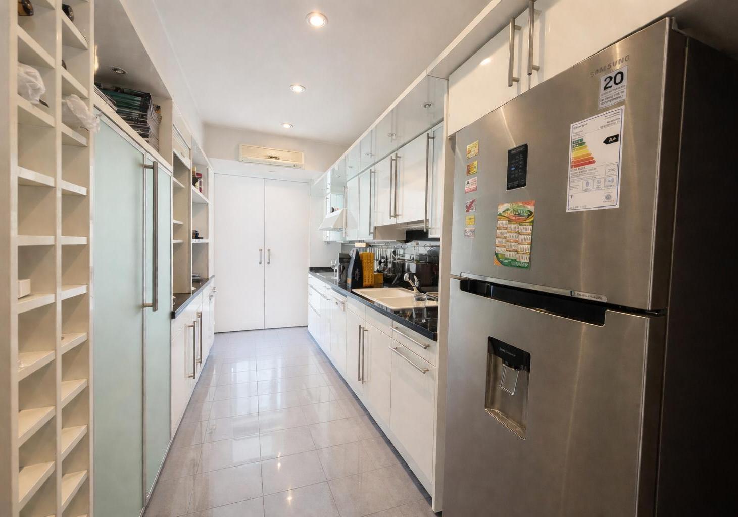 Foto de RECOLETA \ VENTA 3 AMBIENTES + DEPENDENCIA CON BALCON TERRAZA Y COCHERA, imagen 5