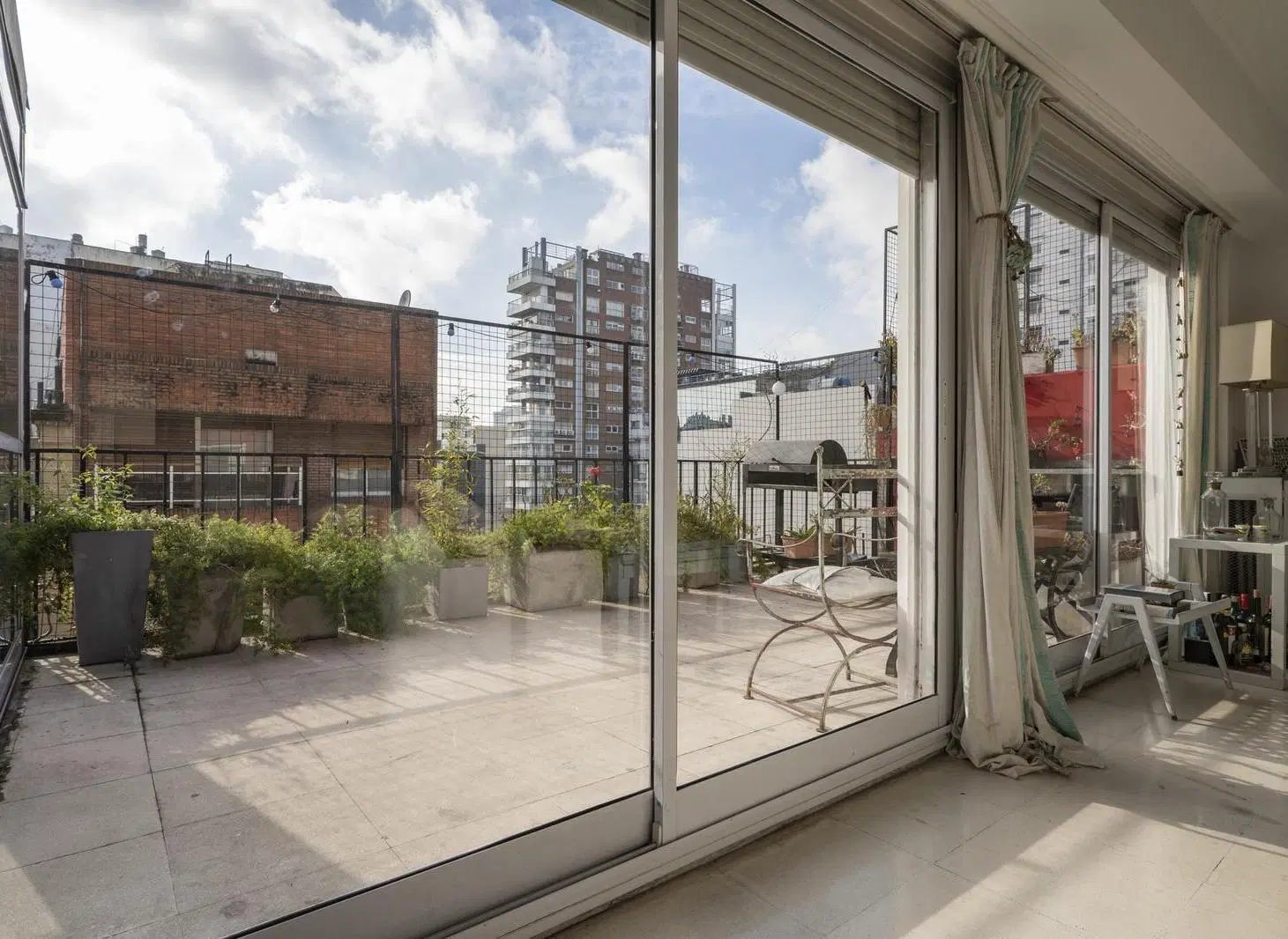Venta departamento de 4 ambientes con terraza, a metros de Plaza Vicente López -Recoleta 3