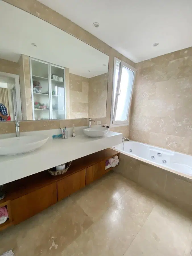 Alquiler Esplendida casa 5 ambientes con Costa de Lago Nordelta 4
