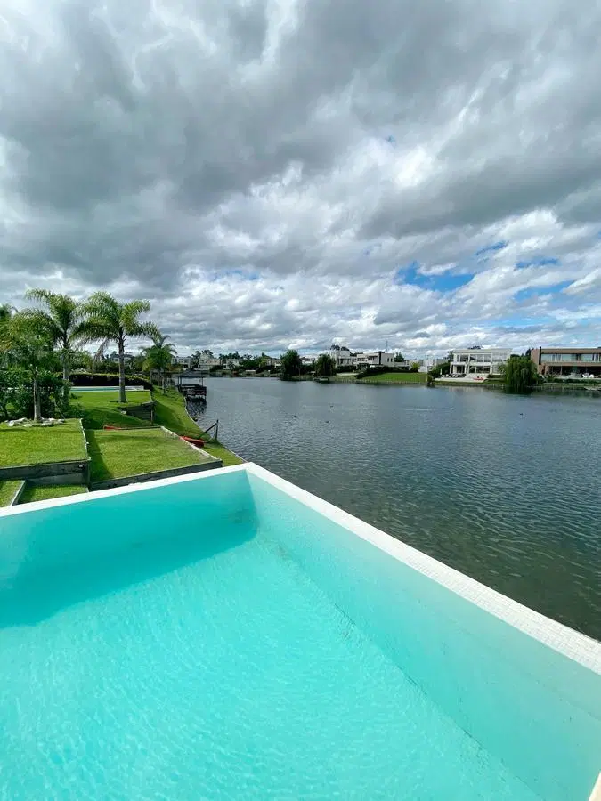 Alquiler Esplendida casa 5 ambientes con Costa de Lago Nordelta 2
