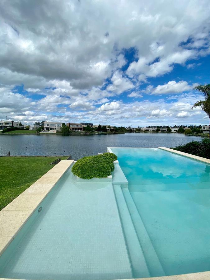 Alquiler Esplendida casa 5 ambientes con Costa de Lago Nordelta