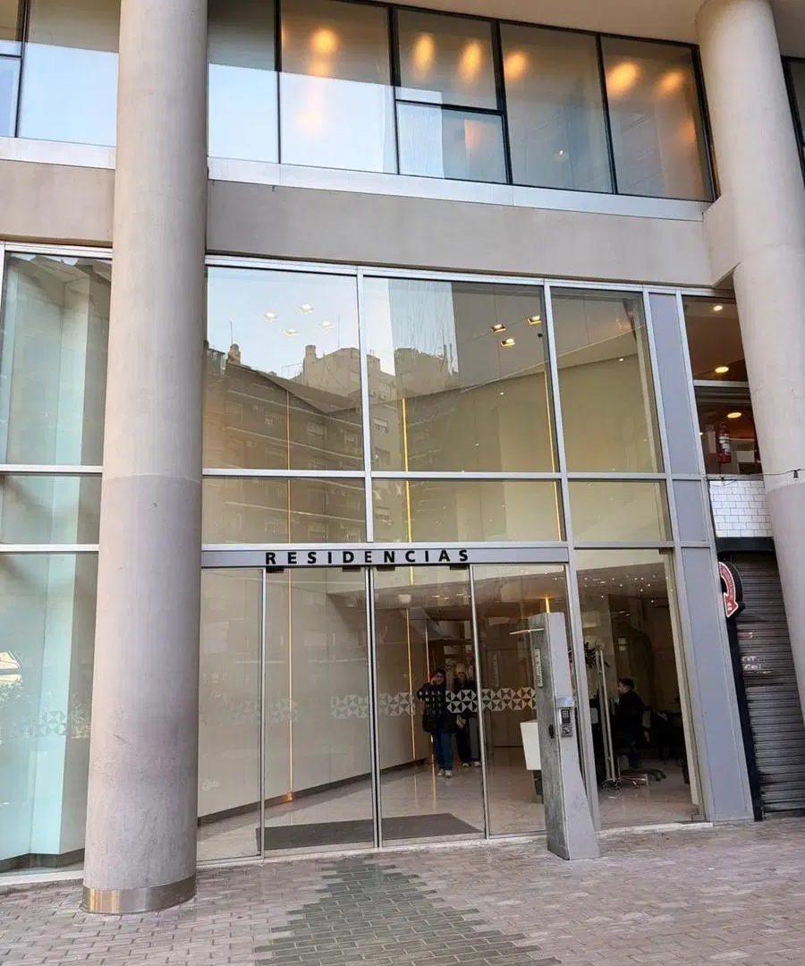 Alquiler Oficina con cochera en Bellini Microcentro 4