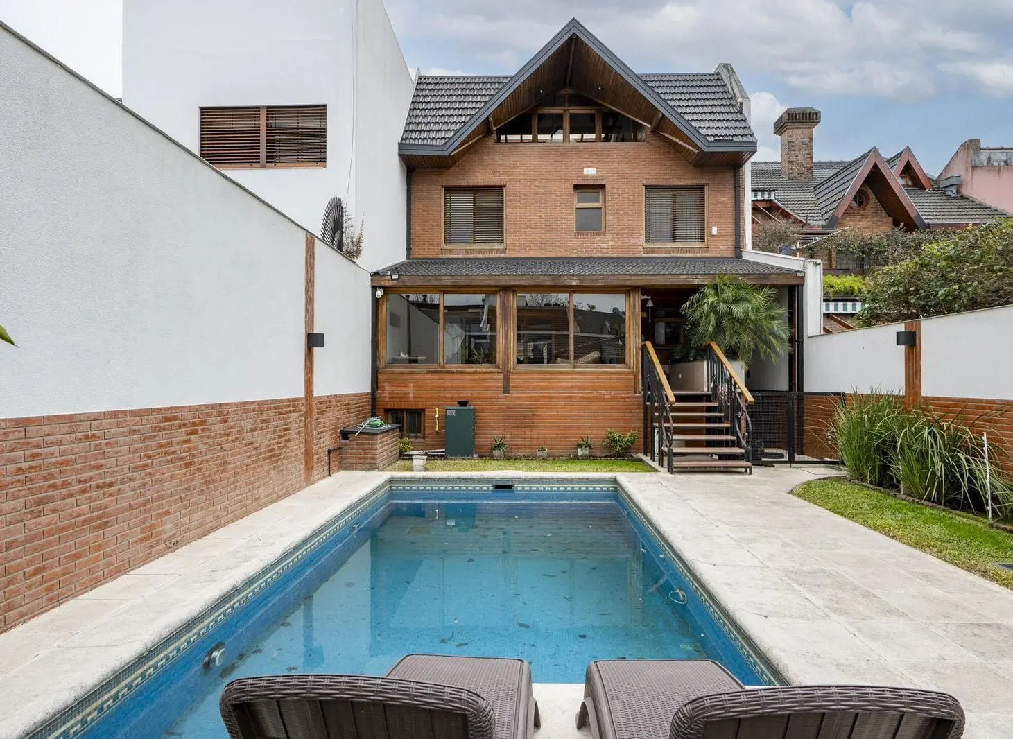 Venta Casa con 4 dormitorios, jardín, pileta y cochera para 4 autos en Villa Devoto 3