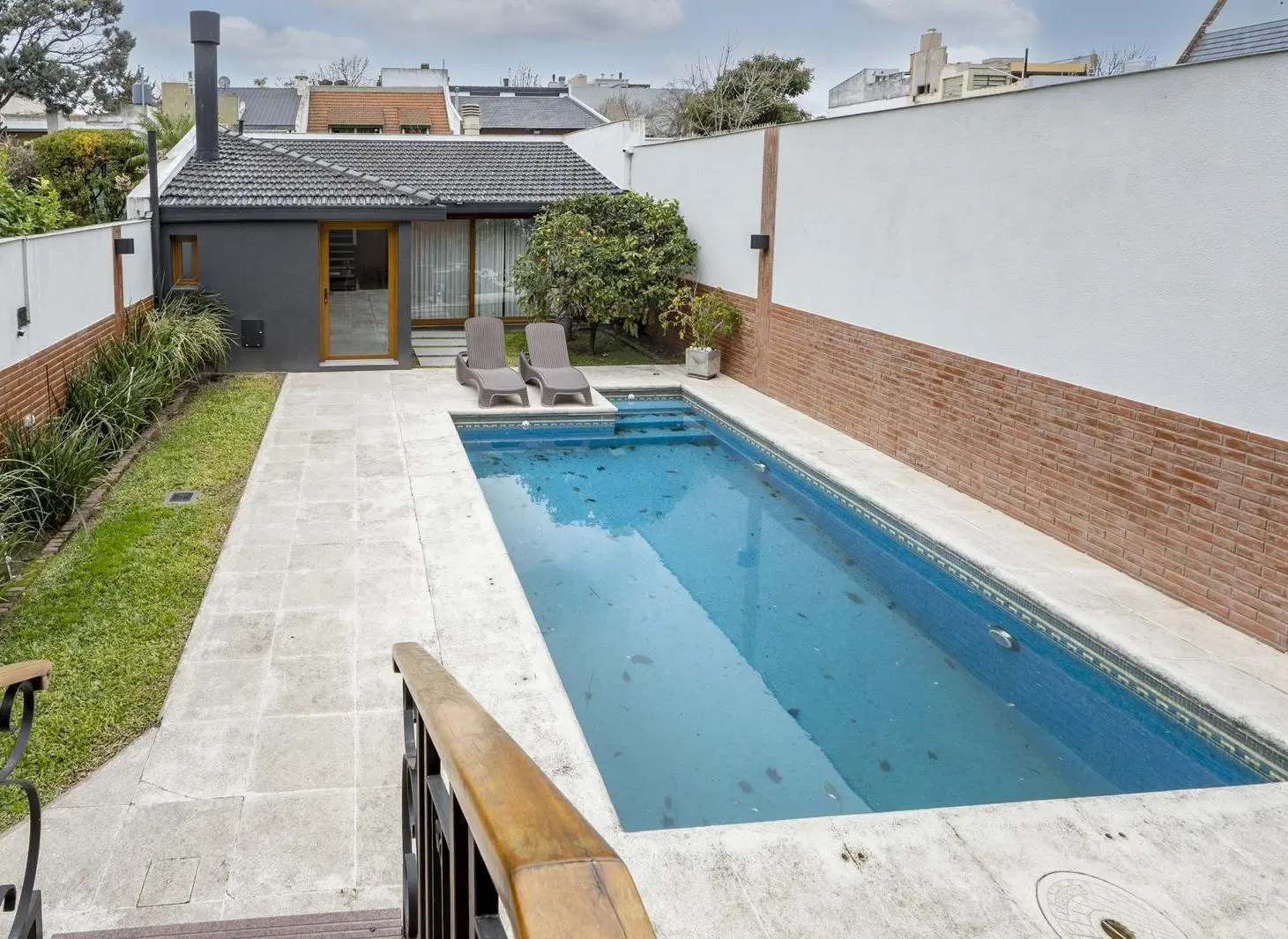 Venta Casa con 4 dormitorios, jardín, pileta y cochera para 4 autos en Villa Devoto 2