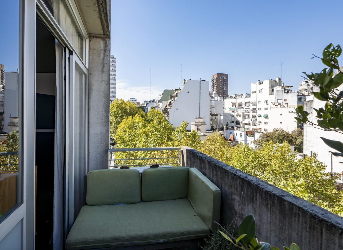 Foto de Alquiler Departamento de 2 ambientes, piso alto con balcón y cochera en, imagen 3